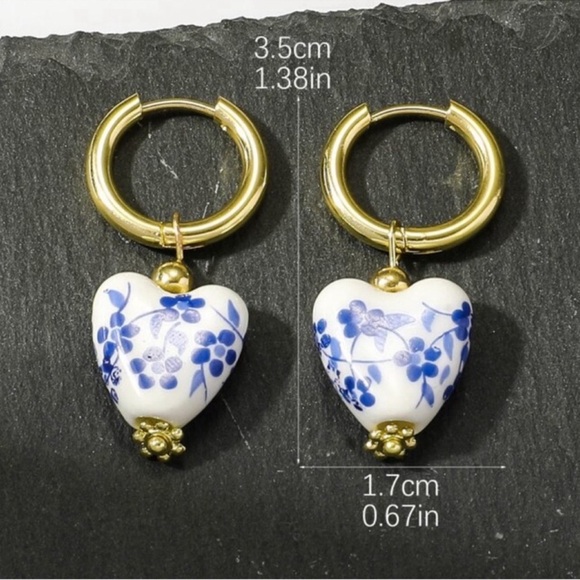 Dainty Chinoiserie Ceramic Earrings - New - Picture 3 of 3